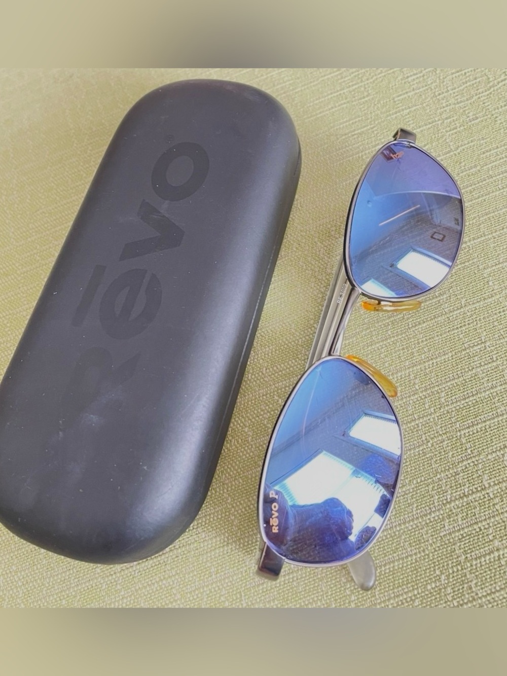 Vintage Revo RE3009 Polarized H2O Glass Blue Mirror Lens Men's Sunglasses & Case